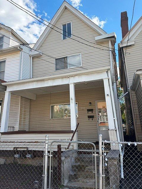 1st image of 621 Walnut St