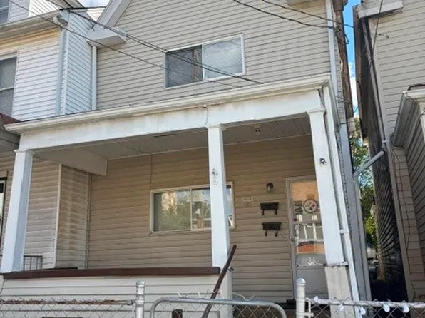 621 Walnut St, New Kensington, PA 15068