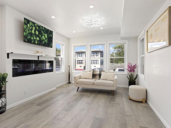 5th image of 553-555 Rhode Island Ct