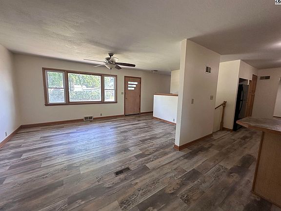 4th image of 605 Green St