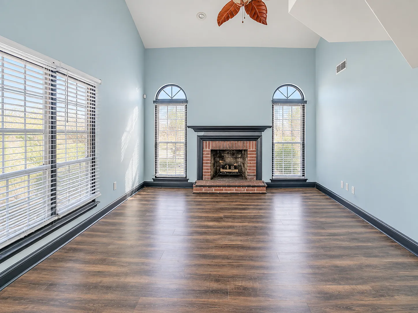 2 bed, 2.5 bath, 1782 sqft, $3,100 — Photo 4
