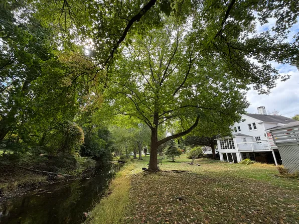 37 Center St, Westport, CT 06880