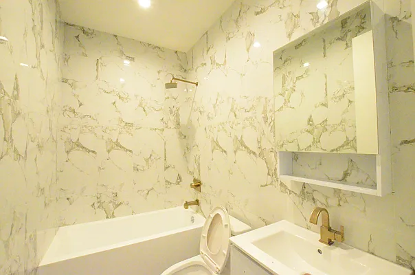 Rented by Miron Realty Group | media 74