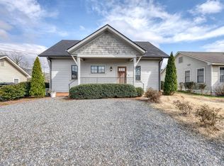 56 Oak Crescent Cir, Clayton, GA 30525