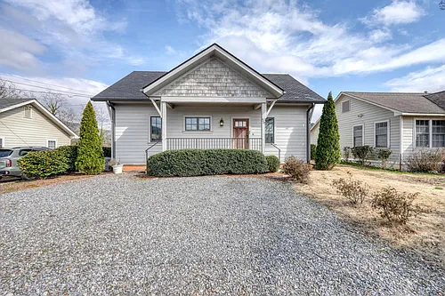 56 Oak Crescent Cir Photo 1