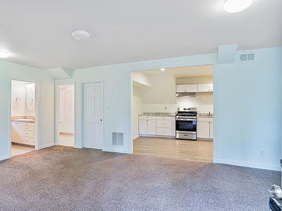 3rd image of 2542 Melinda Dr Unit B