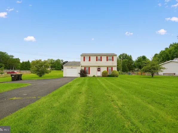 2037 Store Rd, Skippack, PA 19438