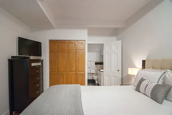 Rented by WAM Partners - William Moses Co. | media 71