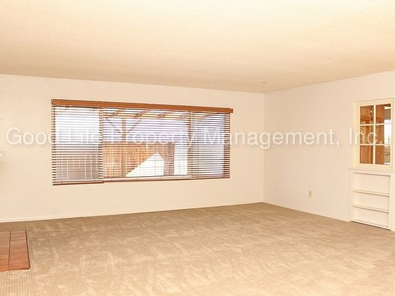 3rd image of 8539 Carlton Oaks Dr