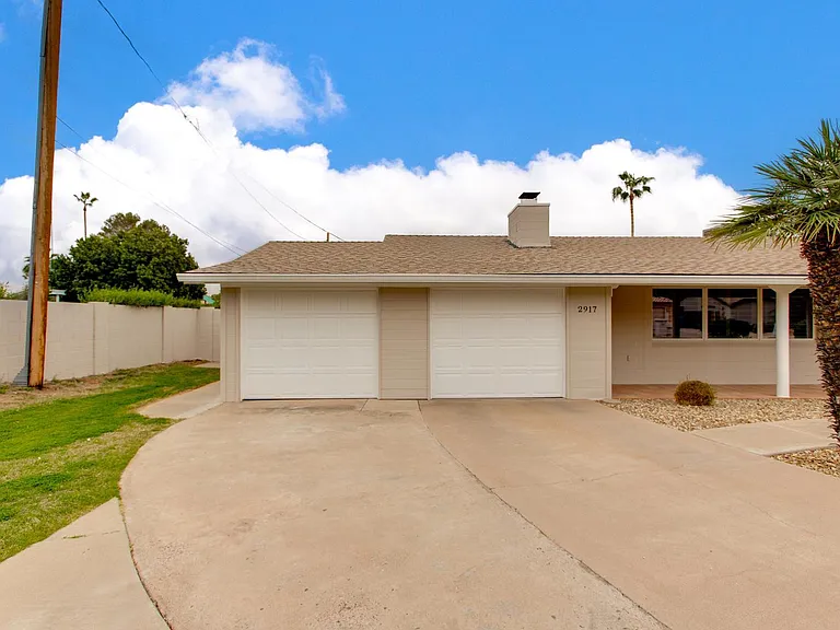 2917 E Mariposa St — Photo 18