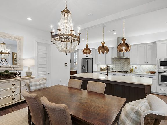 Representative plan. Colors, finishes and upgrades may vary.