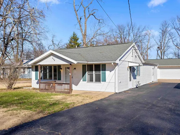 208 Gunion Ave, Pekin, IL 61554