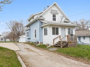 709 Pleasant View Dr, Des Moines, IA 50315