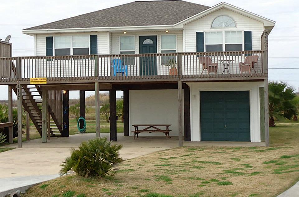 1st image of 2727 Foster Dr