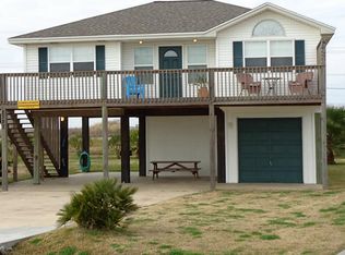 2727 Foster Dr, Crystal Beach, TX 77650
