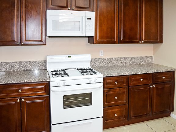 5th image of 7361 Mesa Verde Ct
