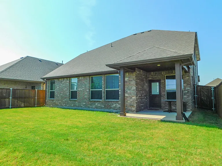 1021 Pitch Pine St — Photo 34