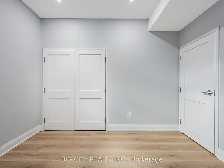 39 Aragon Ave #A — Photo 8
