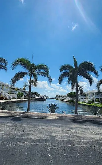 5215 Coquina Key Dr SE #B — Photo 33
