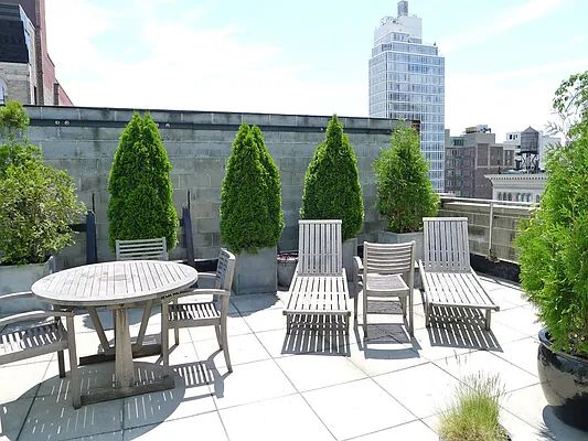 Rented by Sotheby's International Realty | media 27