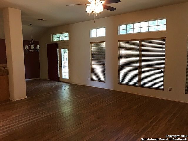 2nd image of 1228 Luckenbach