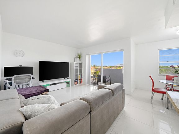 5th image of 1221 SW 122nd Avenue #401
