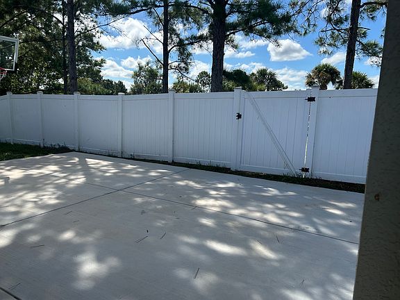 2nd image of 8482 Pinetop Ridge Ln