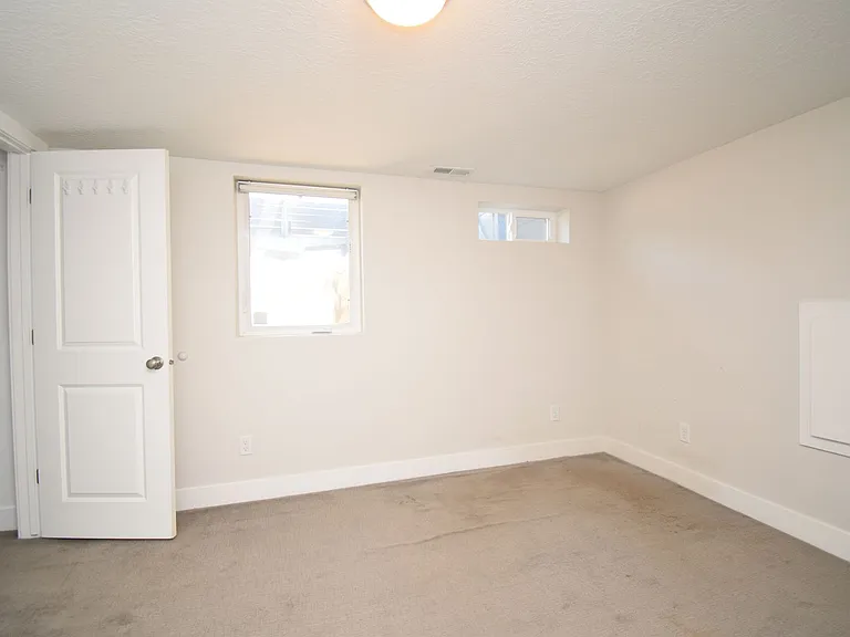 1807 E 3210 S — Photo 18
