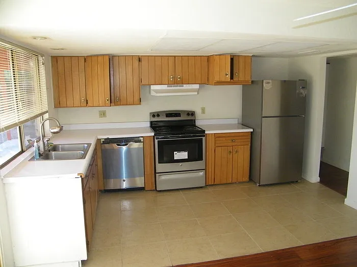 618 N Medford Dr — Photo 8