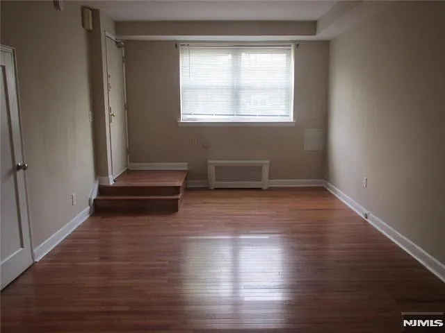 126 Hastings Ave #A — Photo 4