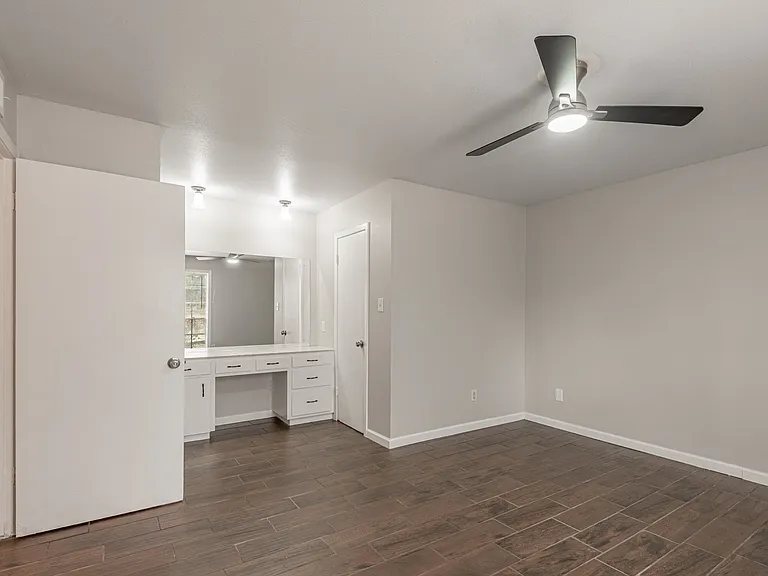 818 University Ave #2 — Photo 6