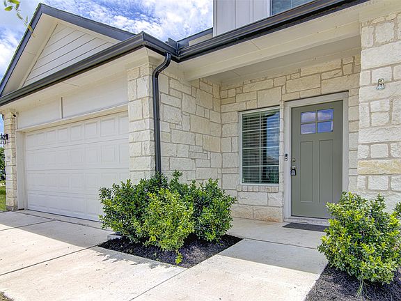 3rd image of 709 Aster Pl