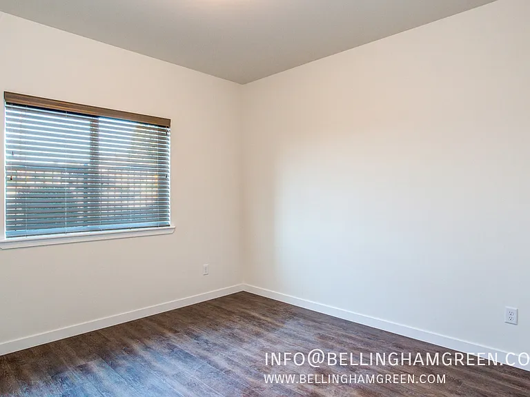 2379 Main St — Photo 12