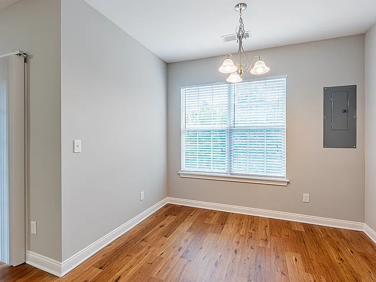 Palomar View Apartments — Photo 27