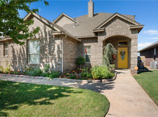 7501 Meadow Lake Dr, Yukon, OK 73099
