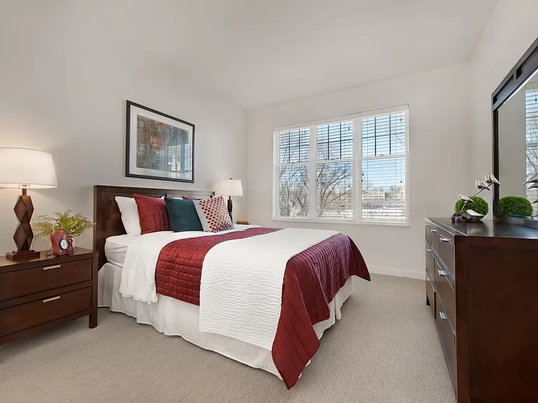 Wells Street Station Apartments Bedroom