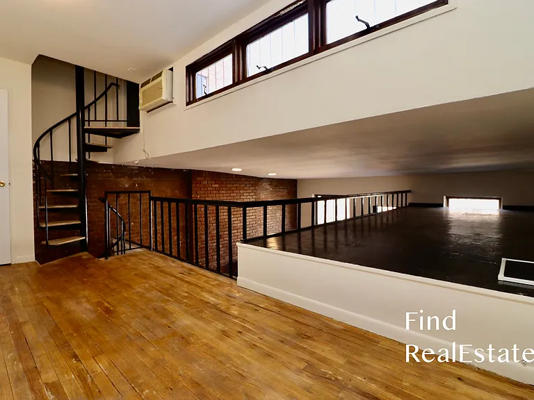 39 W 74th St #PHB — Photo 18