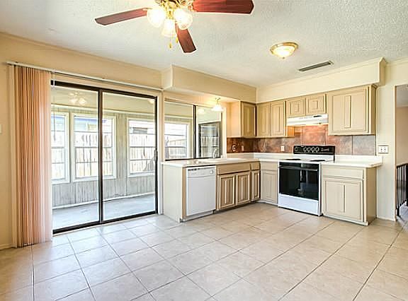 2nd image of 2405 Homestead Pl