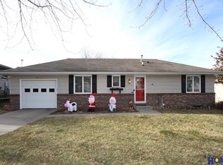 1011 High Plains Rd, Lincoln, NE 68512