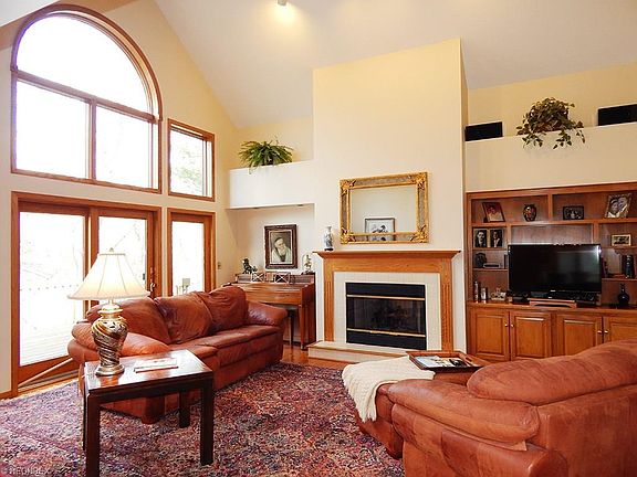 4th image of 4927 Summerwind Dr