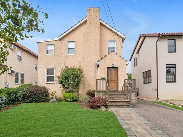 254 Bayview Avenue, Merrick, NY 11566