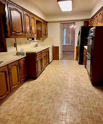4th image of 2341 Pinebluff Dr