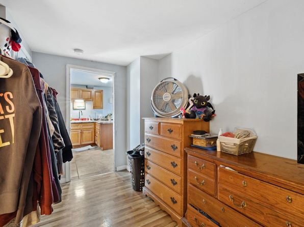 manchester-new-hampshire-95345048 picture