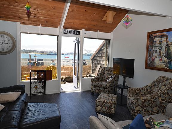 3rd image of 1000 SE Bay Boulevard 440/441 #K-8