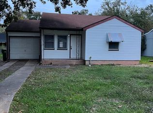 737 Kyle St, Angleton, TX 77515