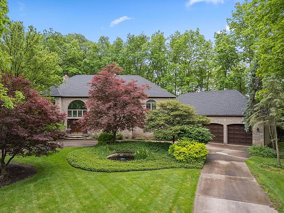 2nd image of 8039 Crossgate Ct S