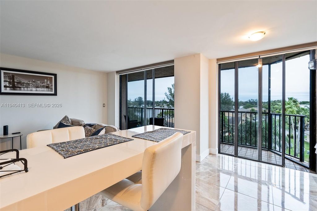 3400 Blue Lake Dr APT 505, photo 2