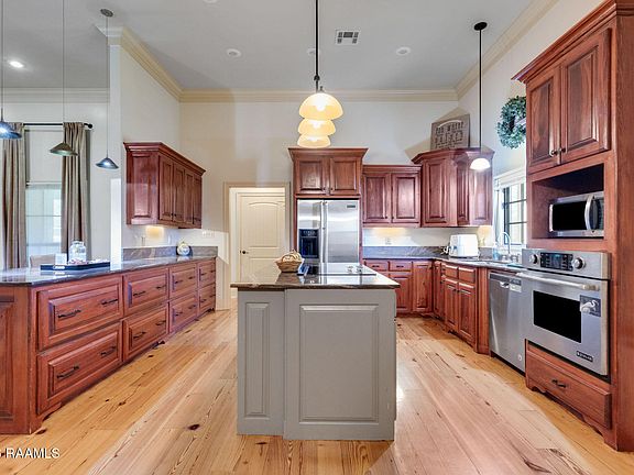 4th image of 336 Gentry Rd