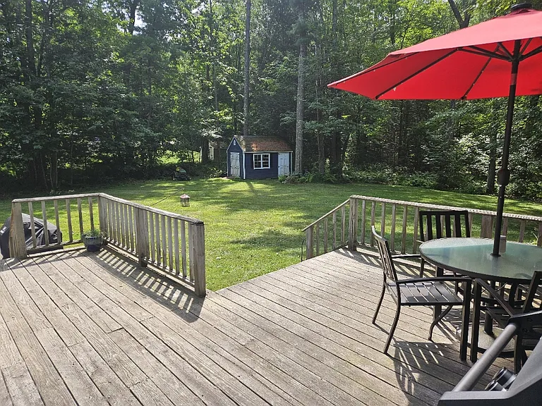 11 Laurel Ln — Photo 13