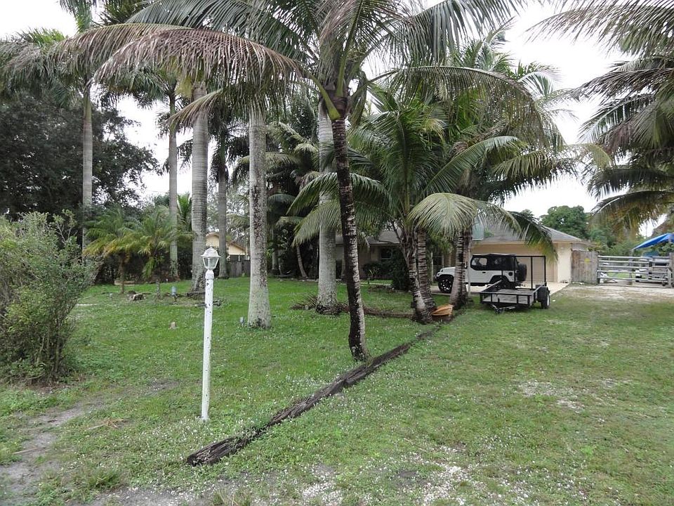 2nd image of 5841 Royal Palm Beach Blvd